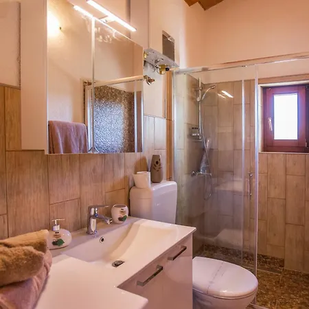Family Friendly House With A Parking Space - 22074