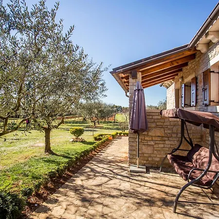 Family Friendly House With A Parking Space - 22074