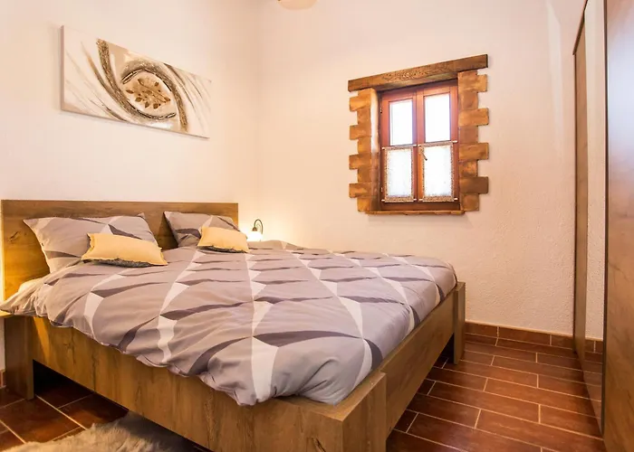 Family Friendly House With A Parking Space - 22074