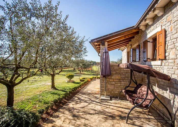 Family Friendly House With A Parking Space - 22074